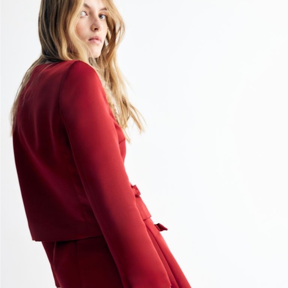 NWT H&M Elegant Red Skirt with Bow Accents - Picture 7 of 7